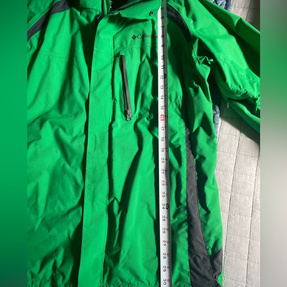 Columbia Omni tech green jacket with Hood - Picture 4 of 9